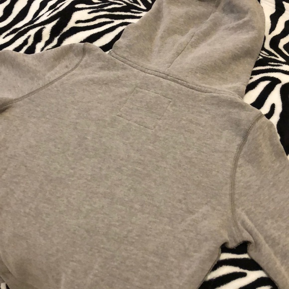 Grey Hollister Sweatshirt. - Picture 2 of 4
